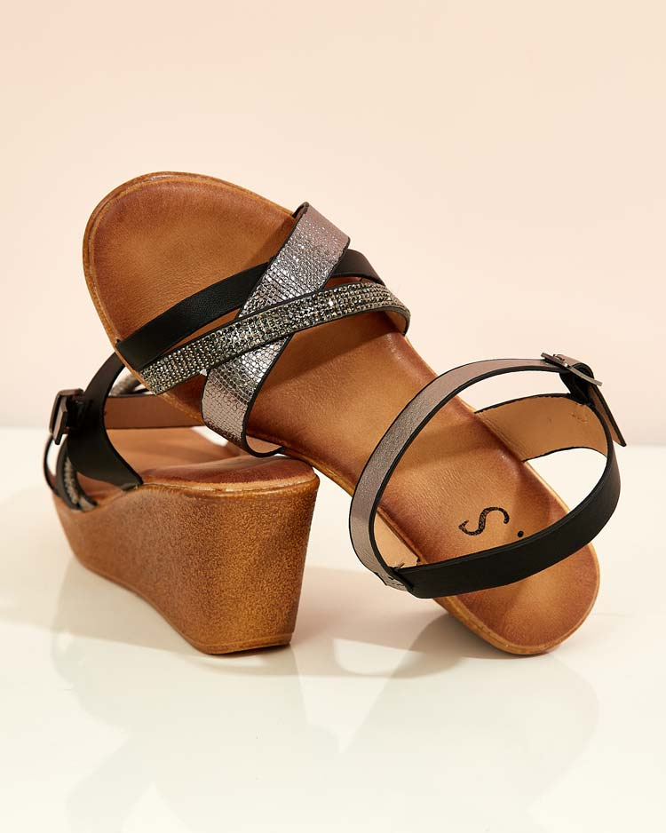 Resti Women&#039;s sandals with zircons Bozi