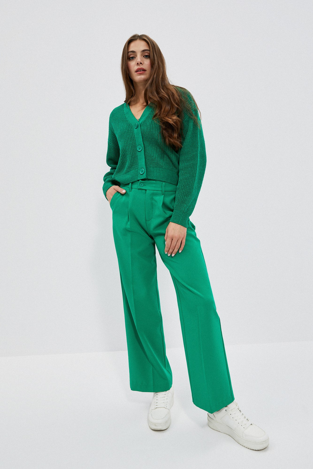 Short cardigan with button closure