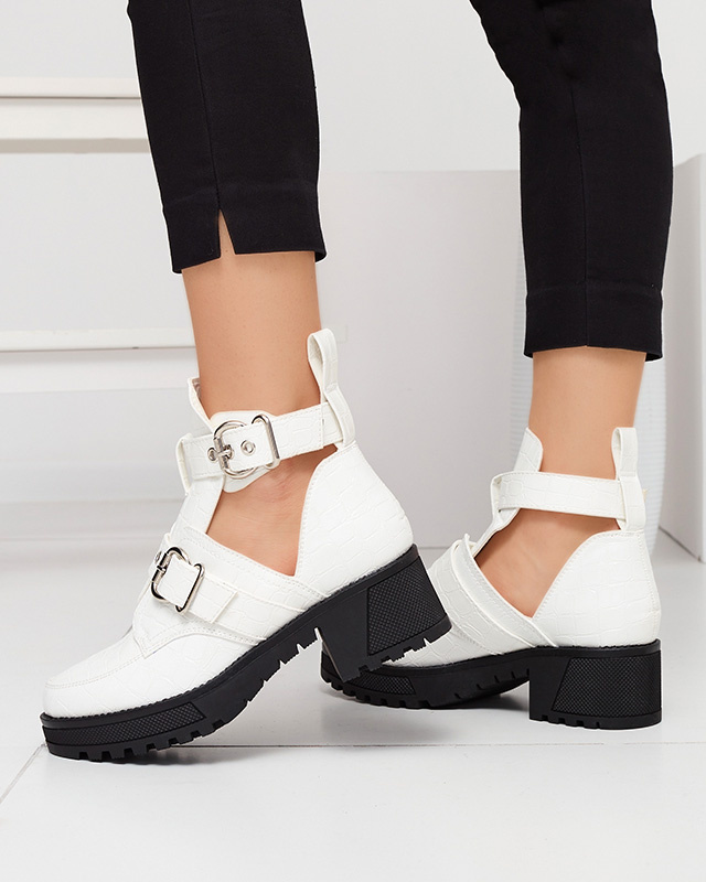 Resti White lacquered women&#039;s boots with cutout and embossing Malevib- Footwear