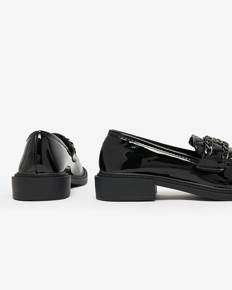 Resti Lacquered black moccasins with quilted nose Kusanna