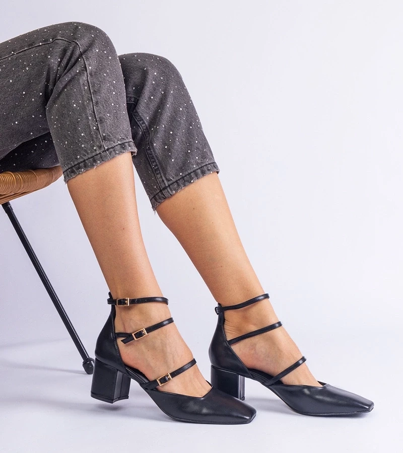 Gemre Pantofi negri cu toc gros și catarame Eridana