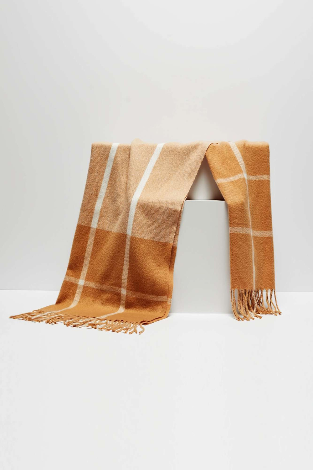 Marisse Check scarf with fringes