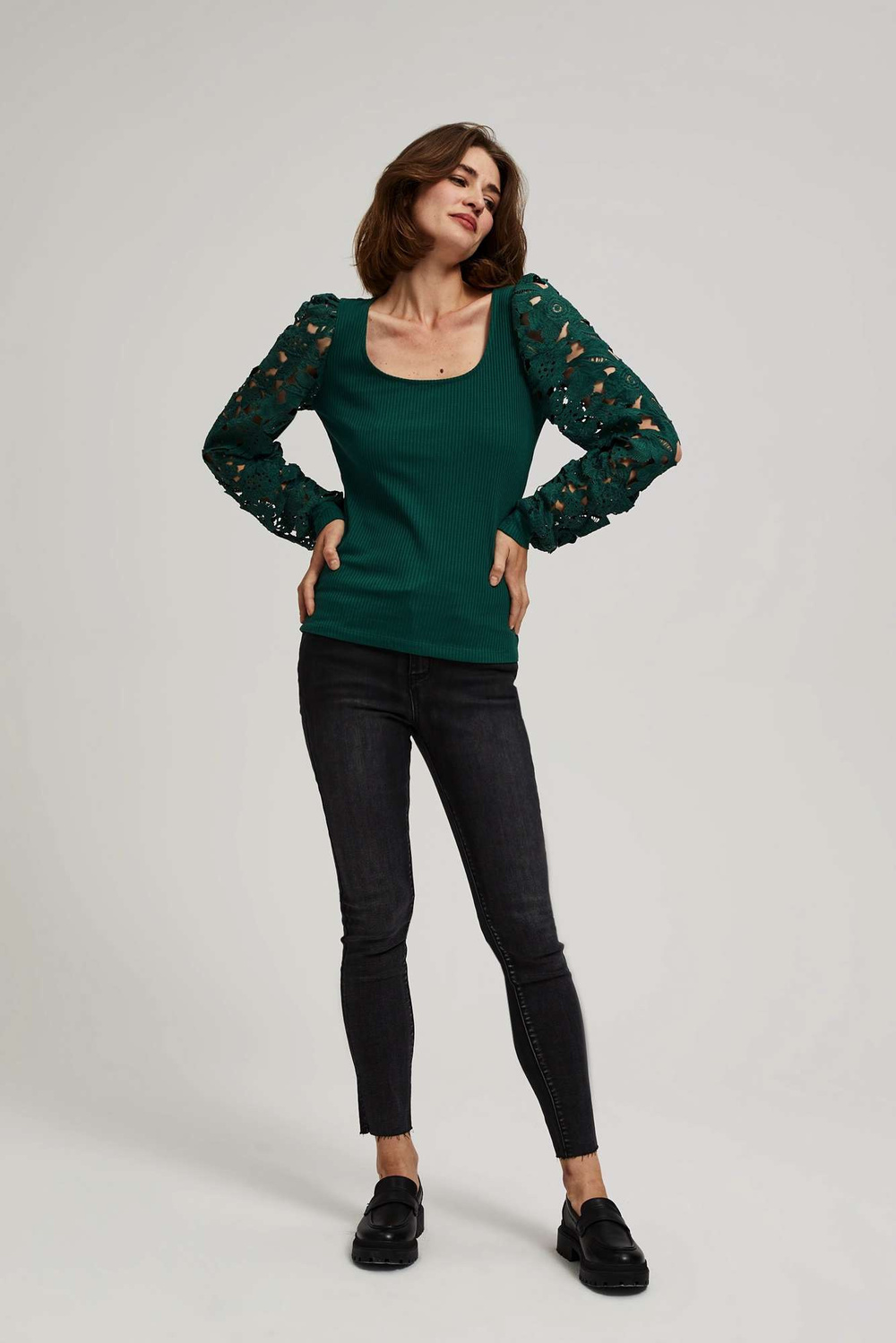 Blouse with lace sleeves