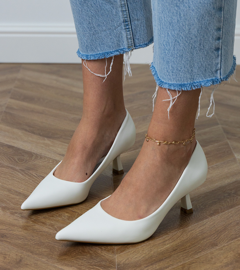 D/CEO White classic low heel pumps Jutas