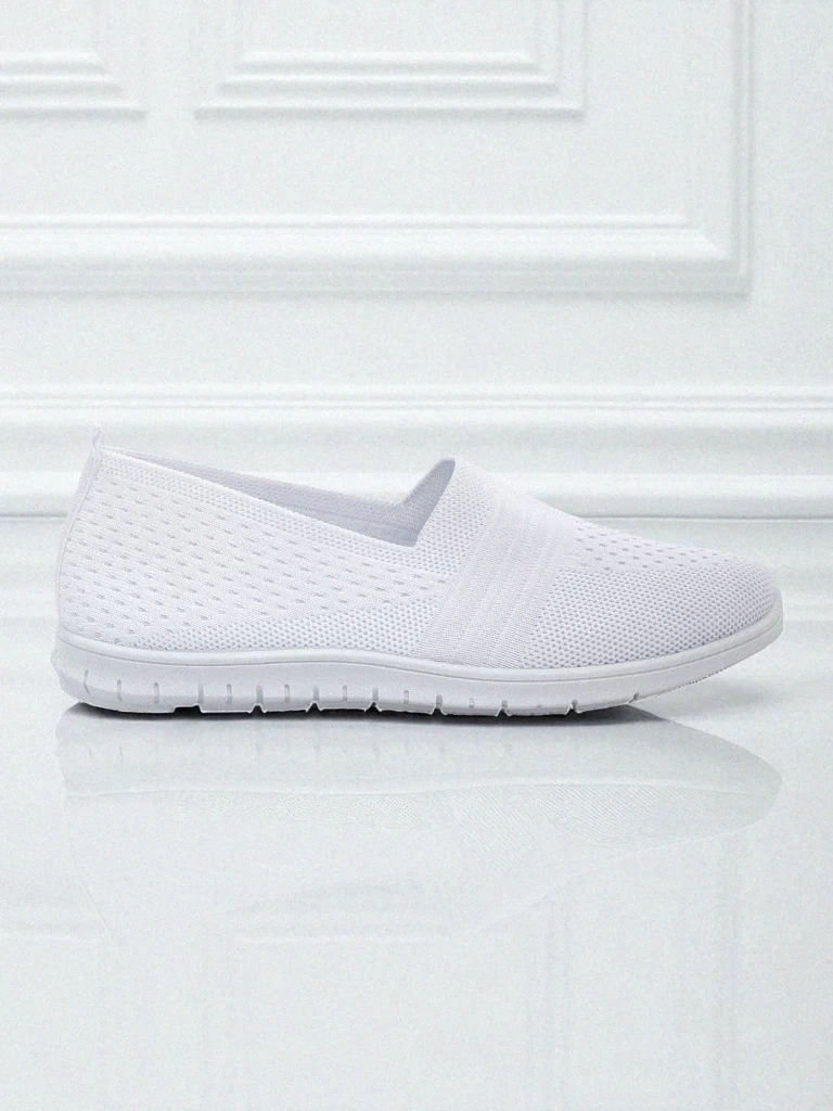 Resti White Ariadne women's ballerinas made of breathable fabric on a flat sole