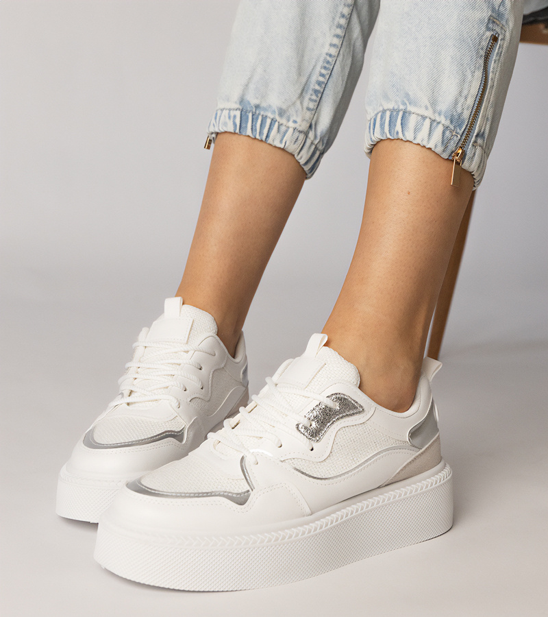 marka niezdefiniowana White block heel sandals with buckle Runaz