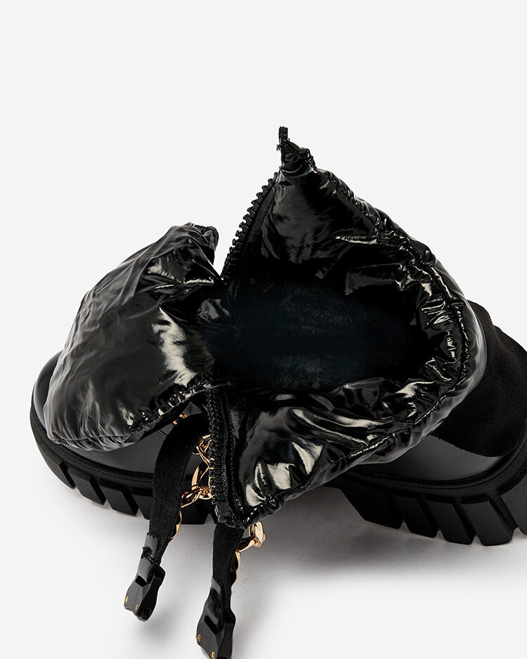 Resti Women&#039;s black boots with Ebidef chains
