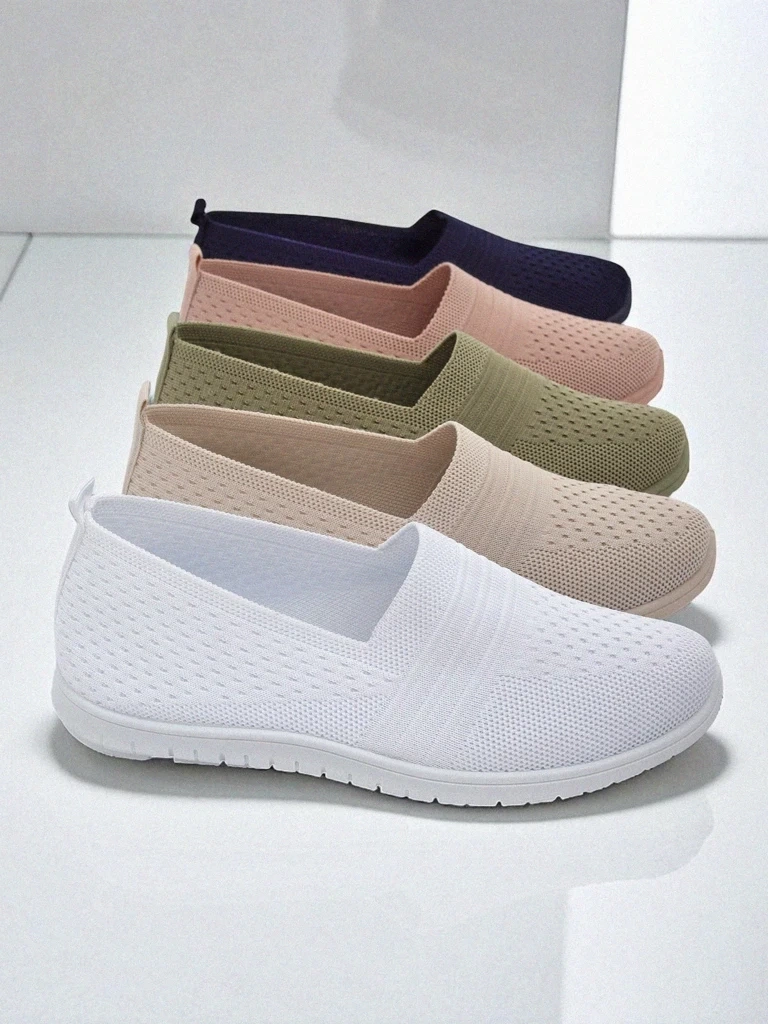 Resti White Ariadne women's ballerinas made of breathable fabric on a flat sole