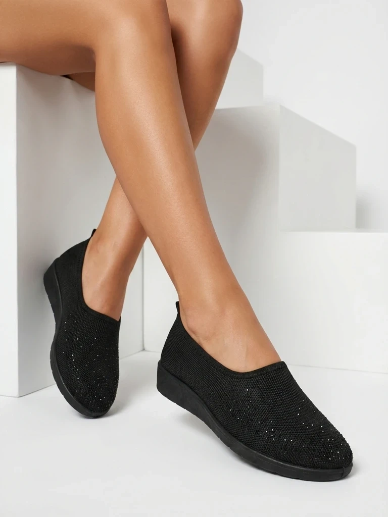 Дамски обувки без връзки с кристали