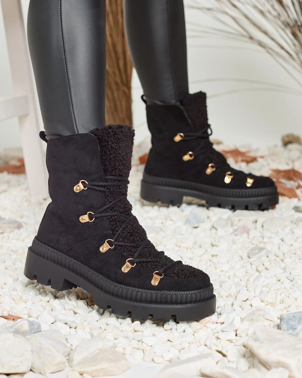 Resti Black women&#039;s insulated trapper boots with sheepskin Lery Walk