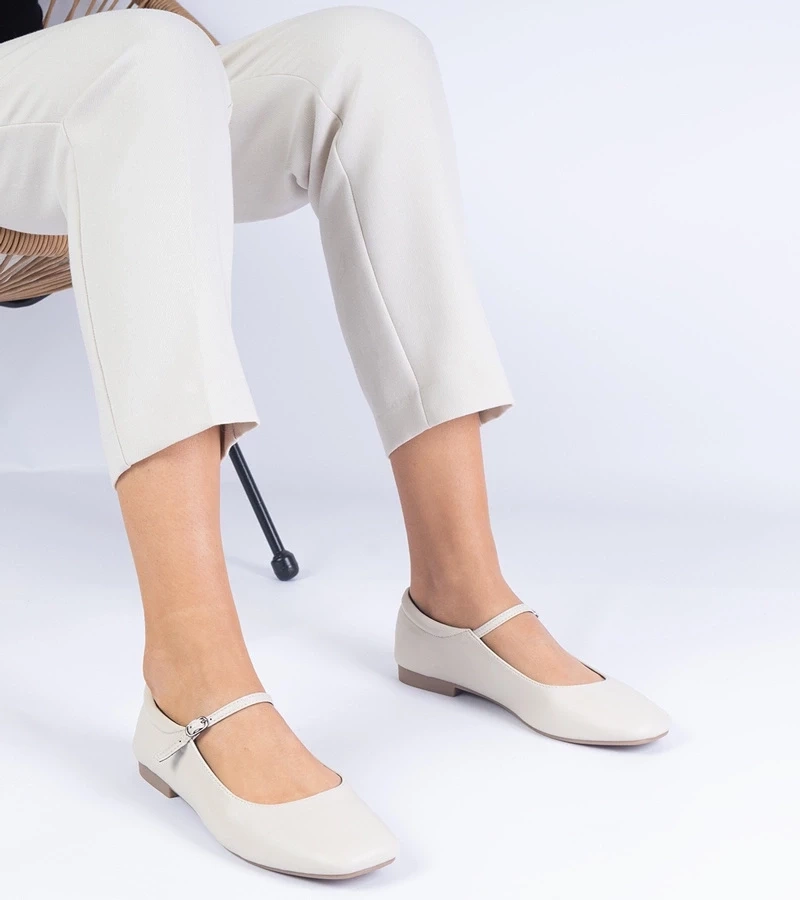 marka niezdefiniowana Beige classic eco-leather ballerinas Grenada