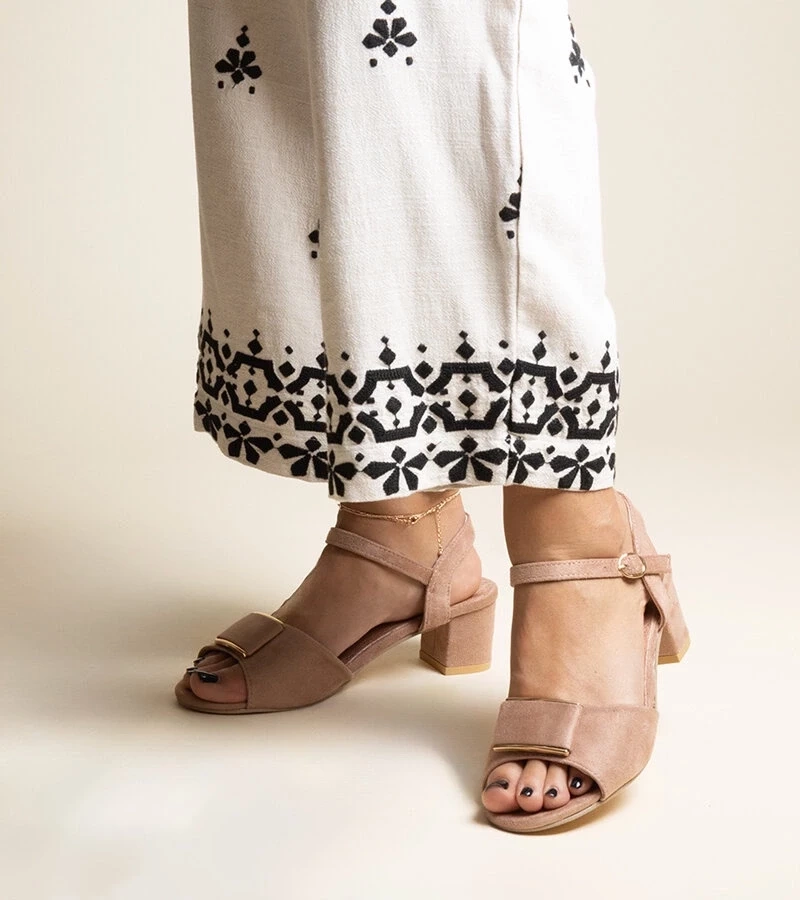 D/CEO Black sandals on a block heel Millo