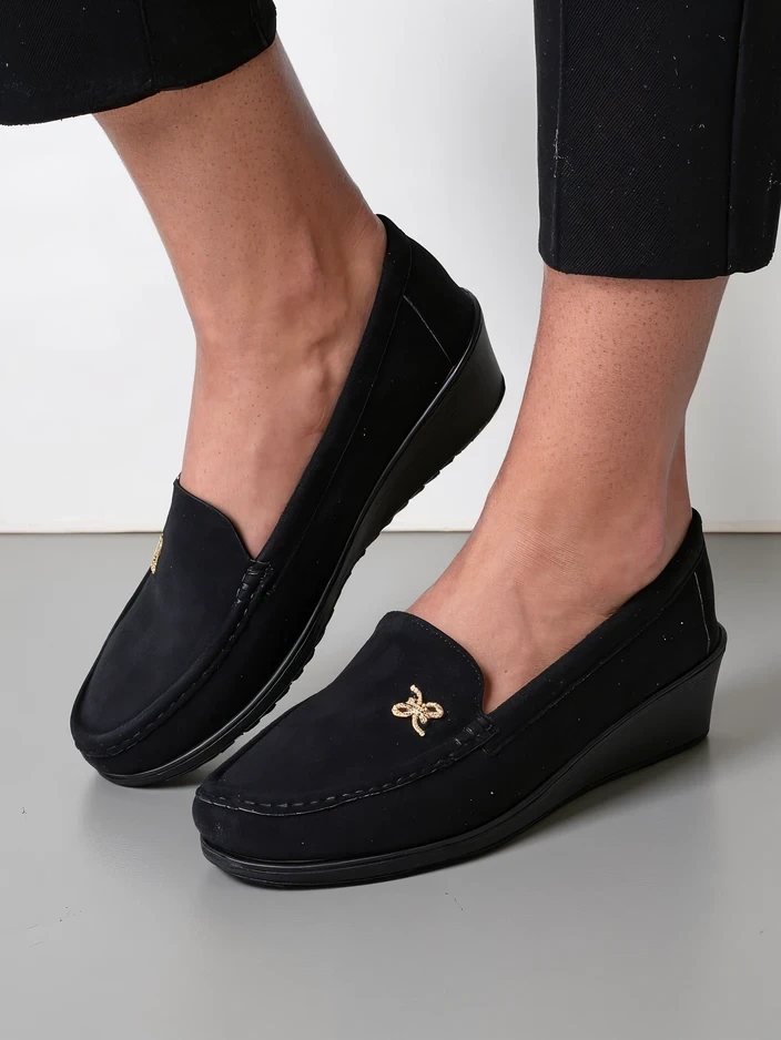 Resti Women&#039;s moccasins on a low wedge Lomman