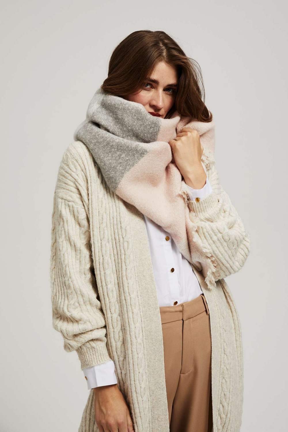 Marisse Powder Pink Checkered Scarf With Frayed Edge