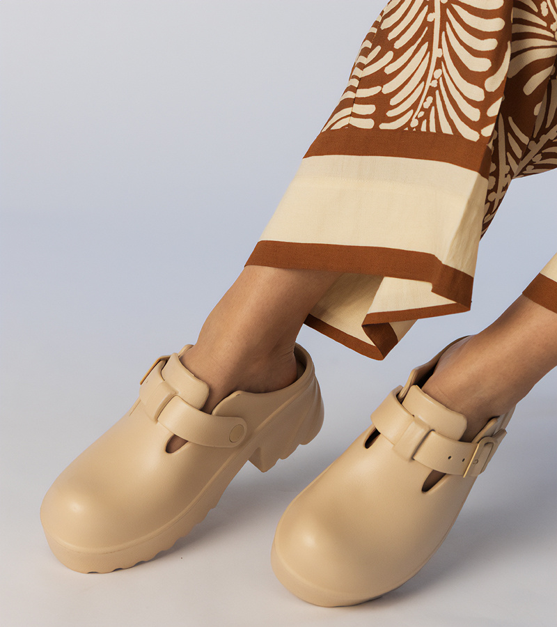 D/CEO Yellow flat-soled sandals Kates