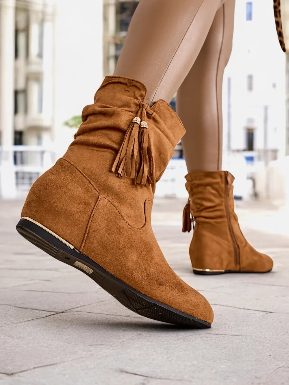 Resti Eko - suede ankle boots on a covered wedge Lovely