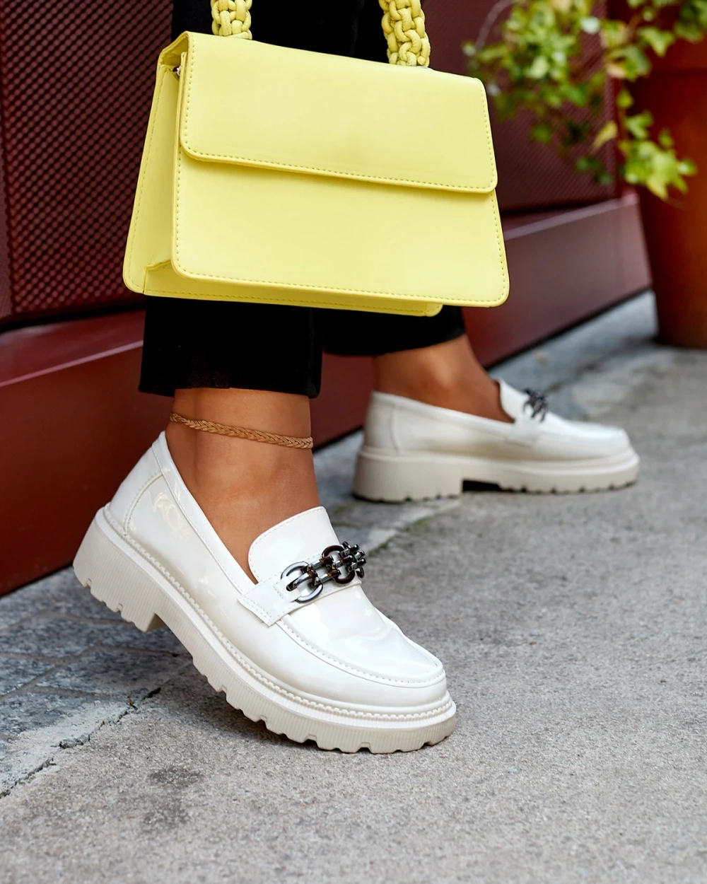 Resti Women&#039;s lacquered moccasins in cream color Adolos- Footwear