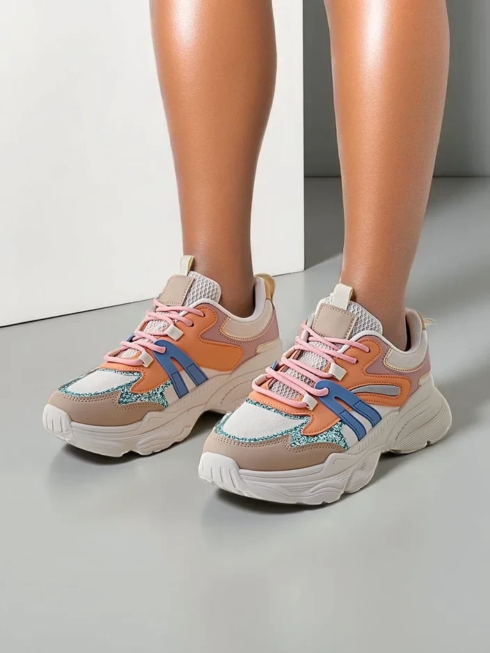 Resti Women's sports sneakers on a thicker sole Aimo