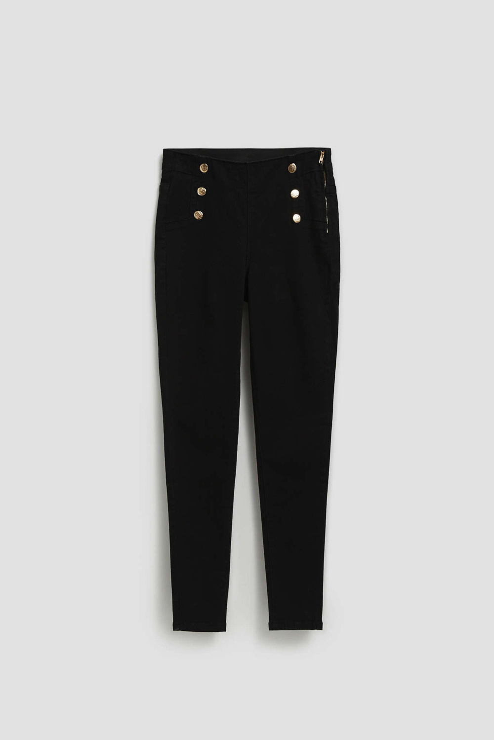 Jeans with decorative buttons