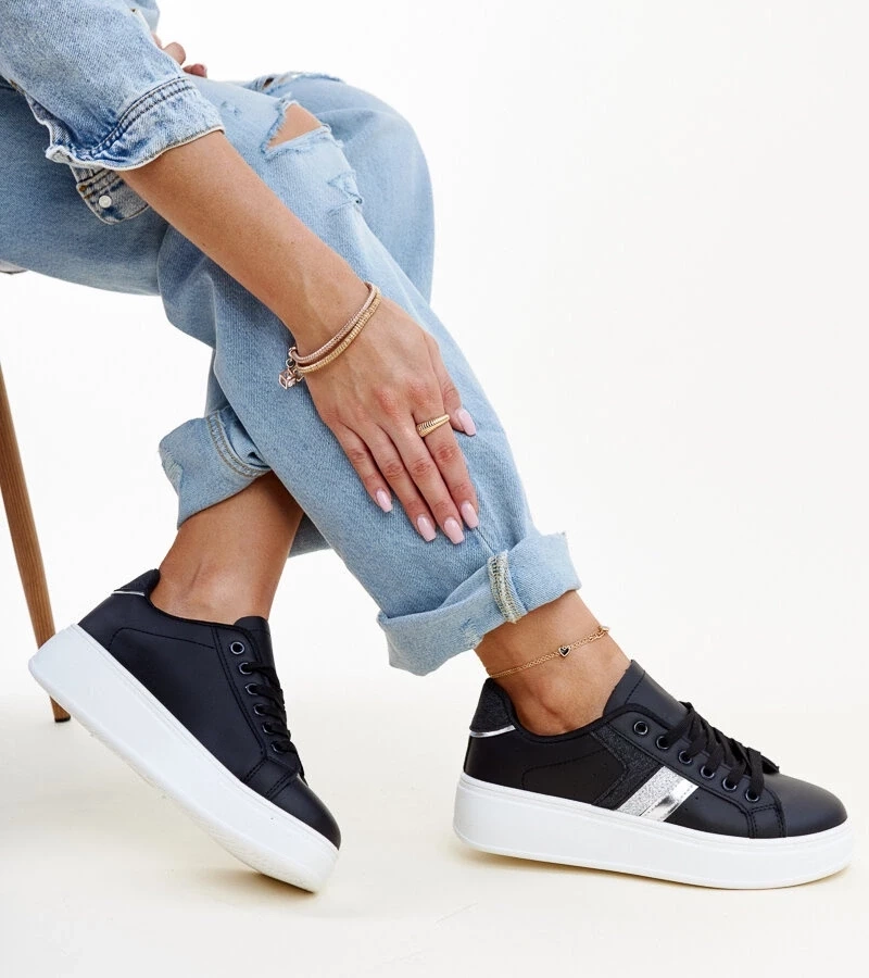 D/CEO White trainers Justar