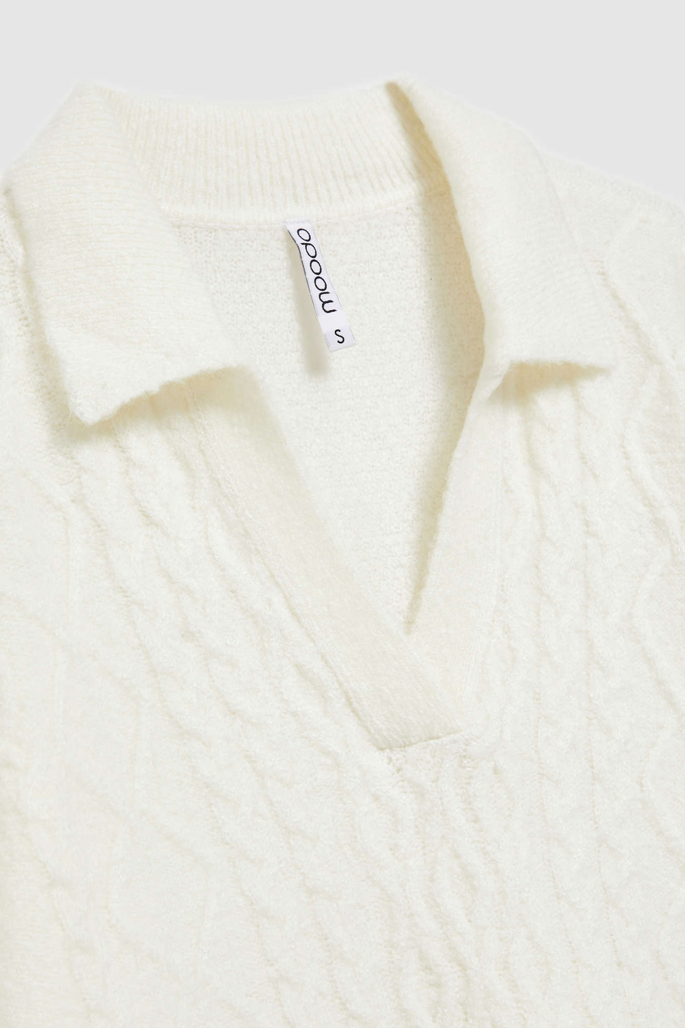 V-neck sweater with collar