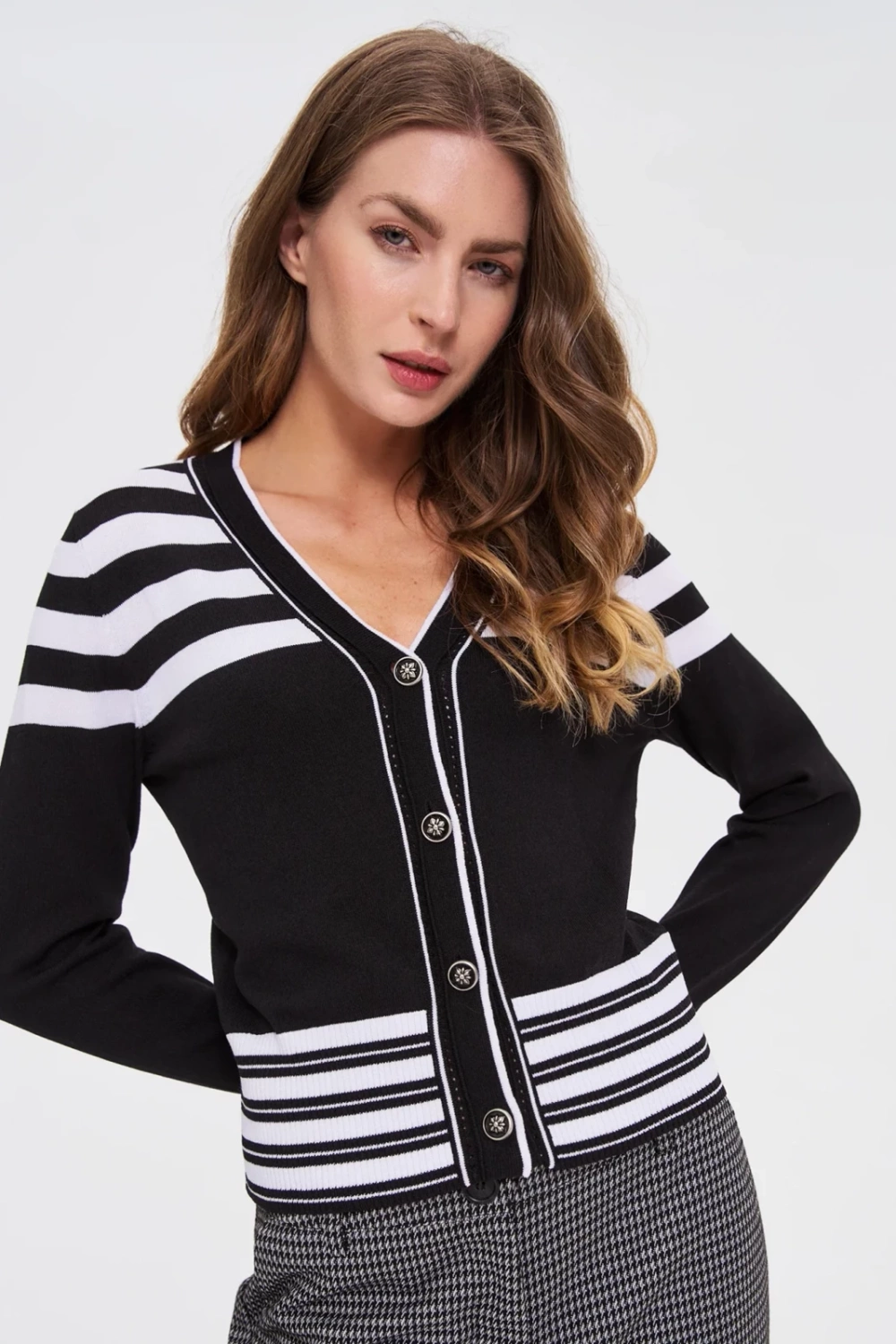 Marisse WOMEN'S SWEATER Z-SW-4842 WHITE_BLACK