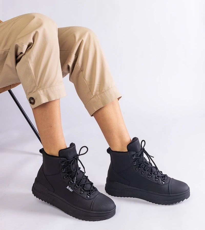 Lee Cooper - producent Botine negre călduroase Lee Cooper