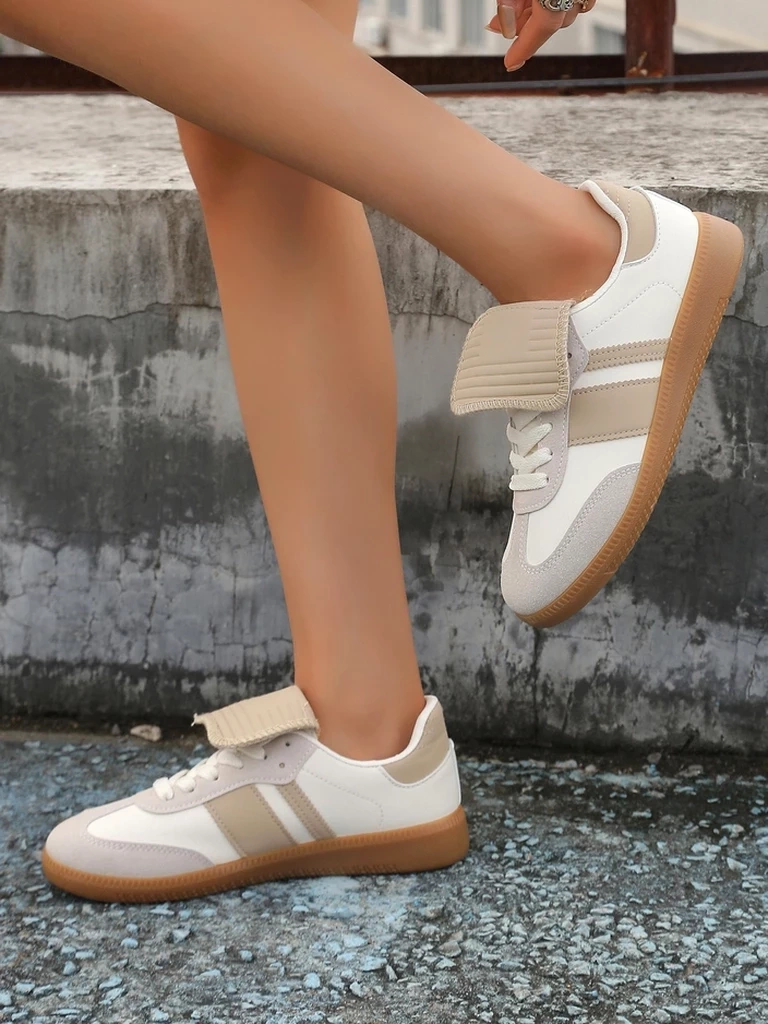 Resti Womens Sport Sneakers Ensire