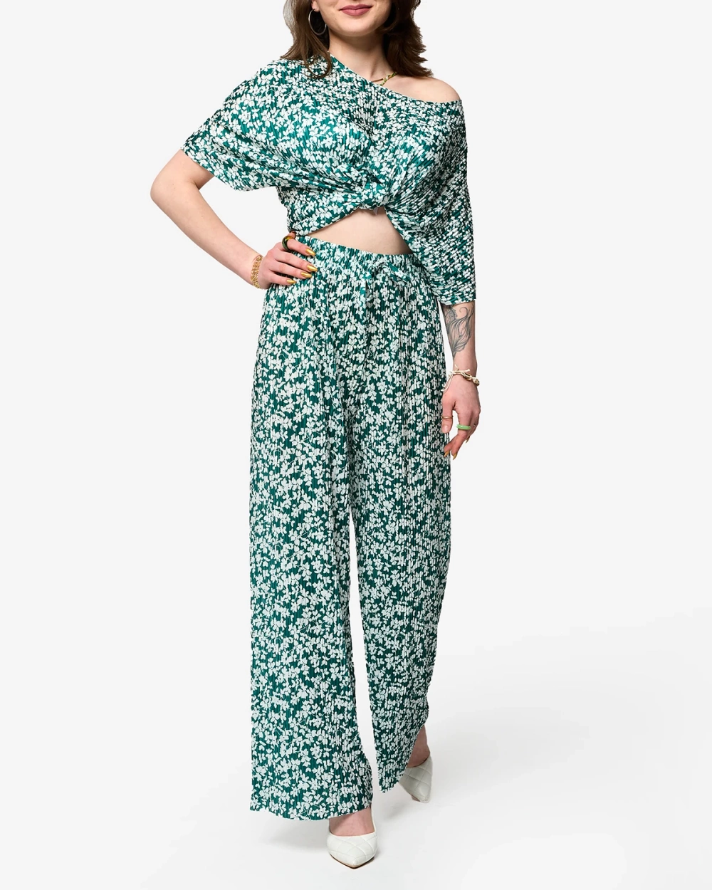 Resti Women's green pleated set with black flowers - Clothing
