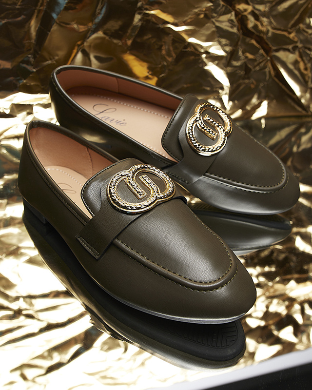 Resti Dark green women&#039;s moccasins with gold embellishment Uletta - Footwear