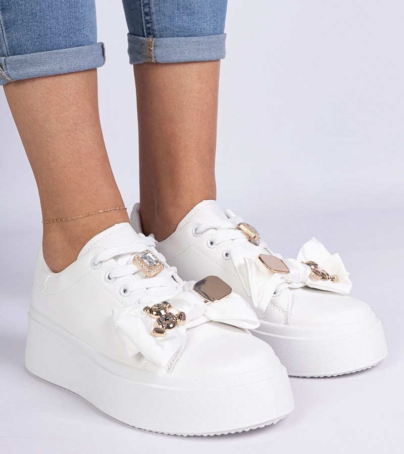 marka niezdefiniowana White women's sneakers decorated with a teddy bear Milonel
