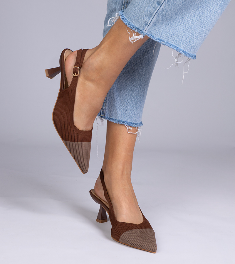 marka niezdefiniowana Brown fabric low heel pumps Klersi