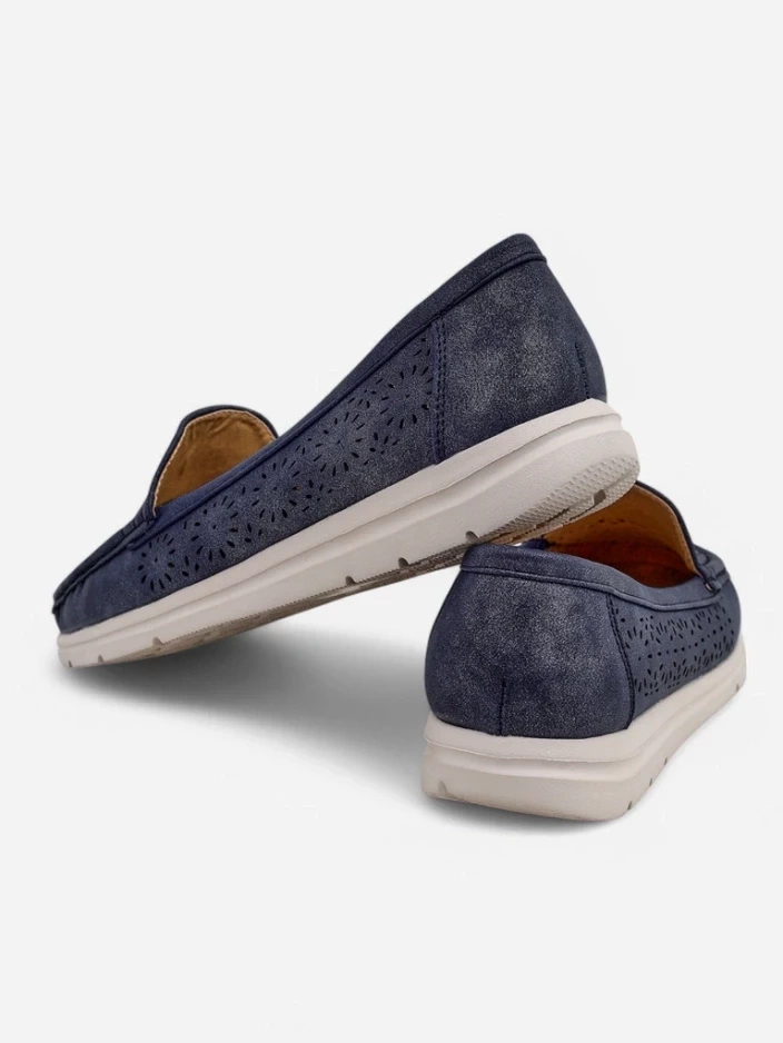 Resti Women's perforated moccasins Besset