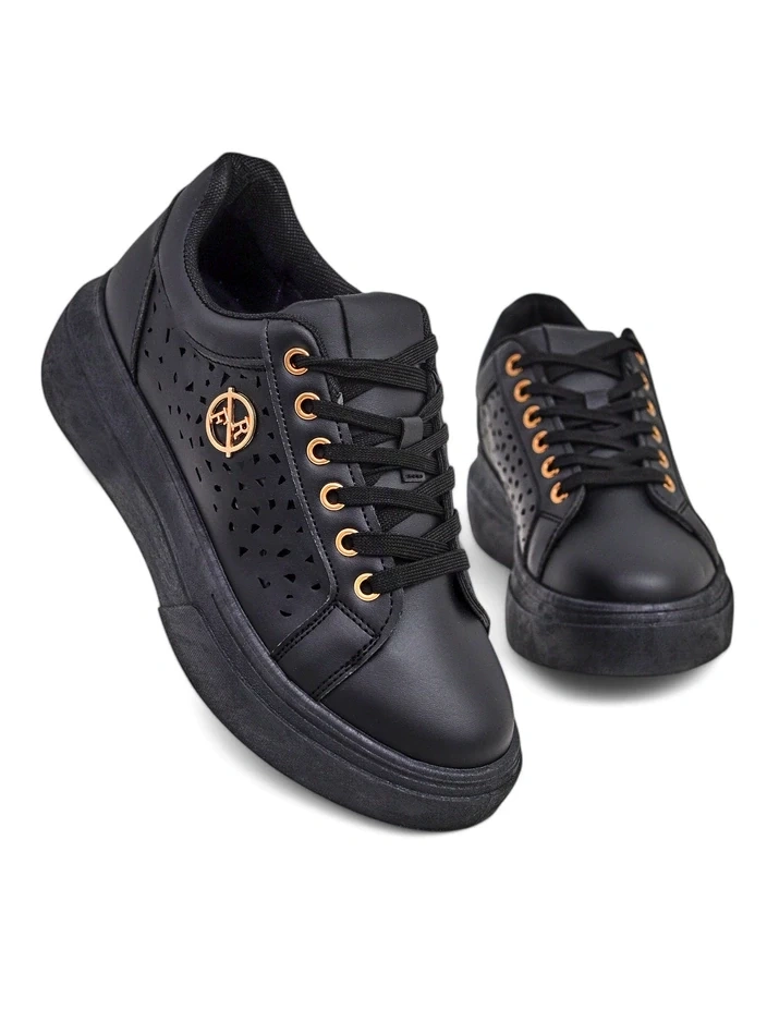 Resti Women's perforated sports sneakers Leopess