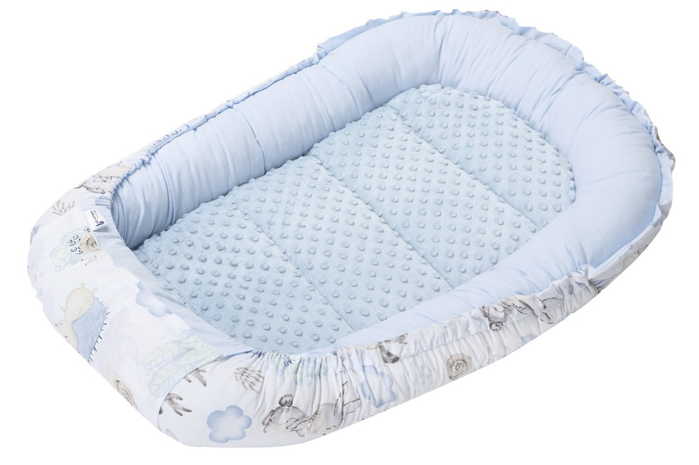 Medi Partners Baby cocoon/nest – Deer and hedgehog + light blue Minky