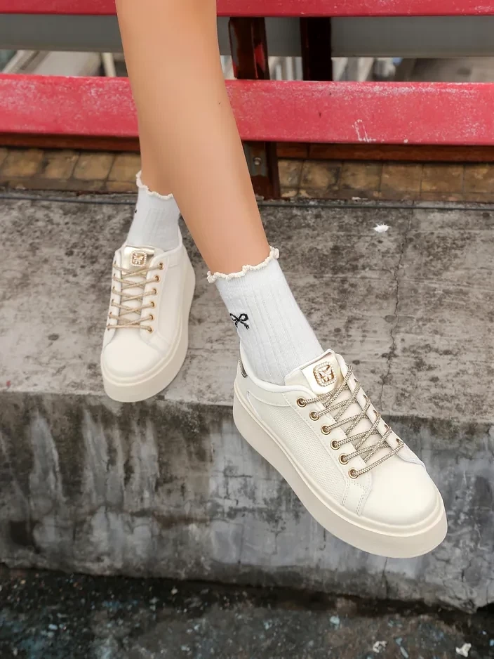 Resti Women's sporty sneakers with decorative laces Eone