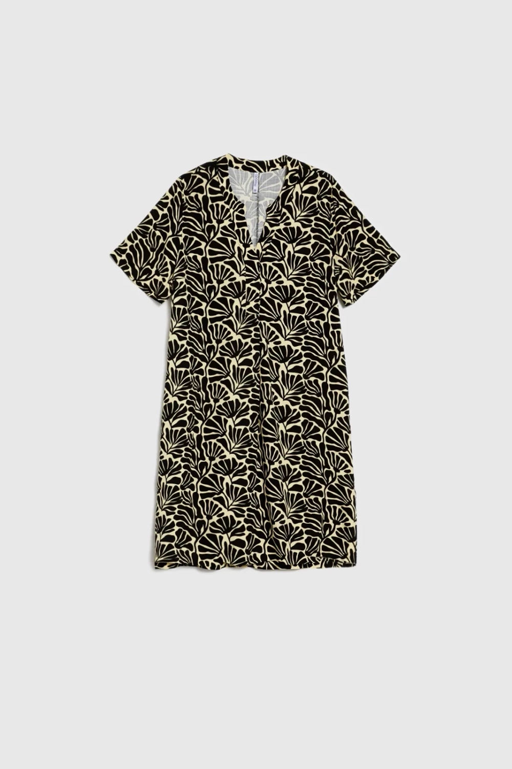 Marisse Loose-Fitting Black Dress