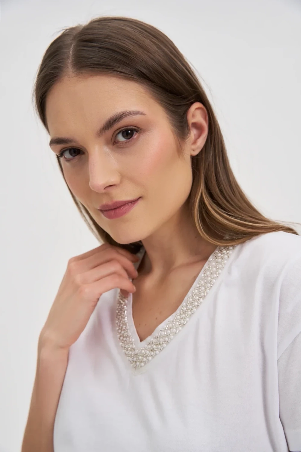 Marisse T-Shirt With Decorative Neckline, White