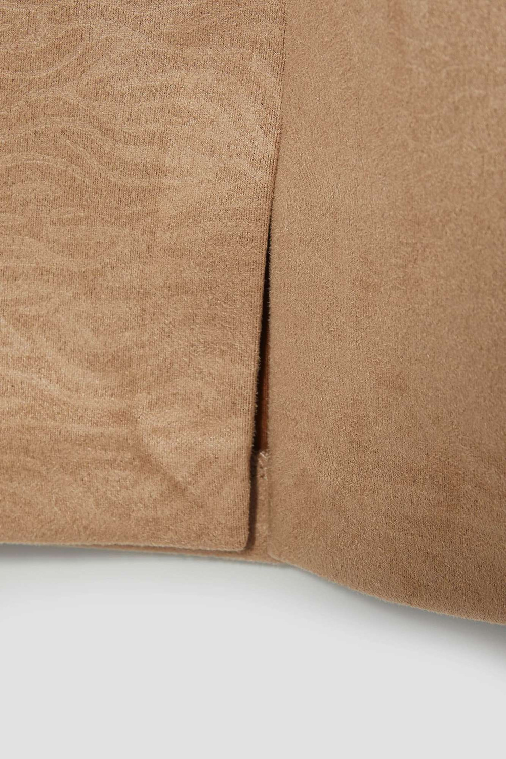 Mini skirt with slit