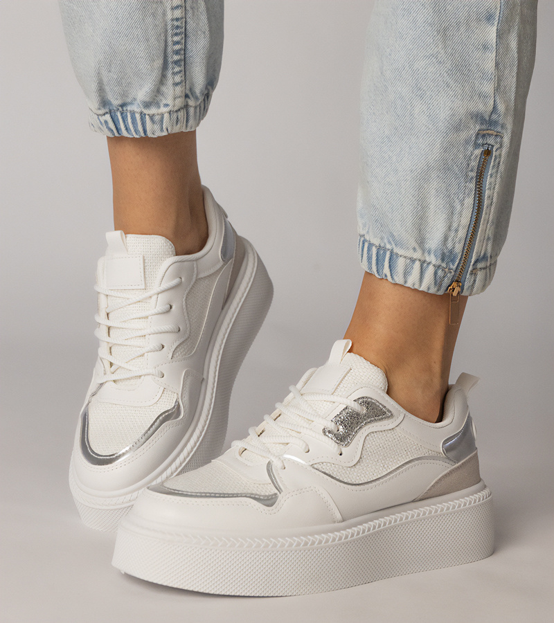 marka niezdefiniowana White block heel sandals with buckle Runaz