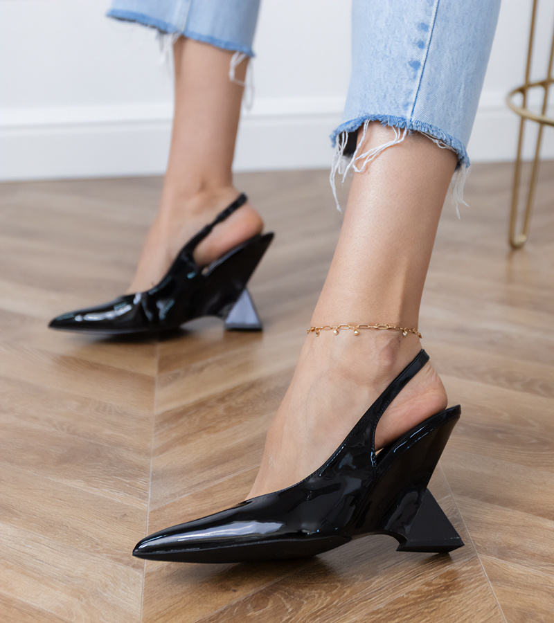 D/CEO Black sandals on a geometric wedge Kokkes
