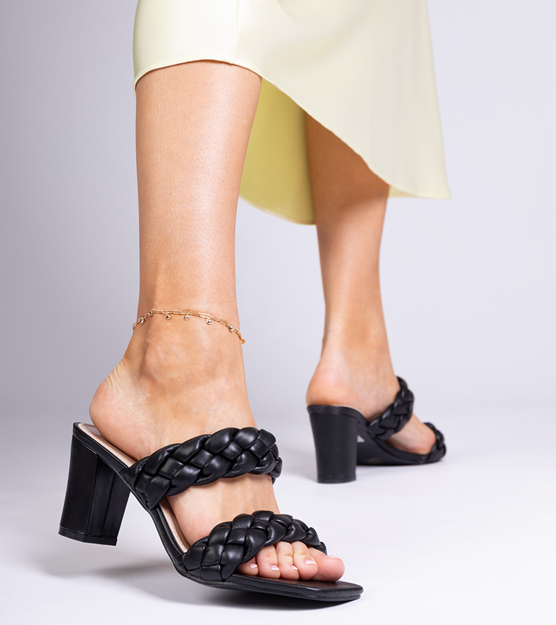 marka niezdefiniowana Black woven slides on a heel Astrika