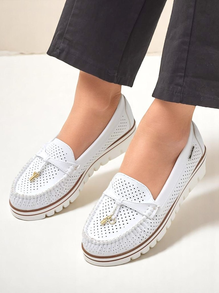 Resti Women's perforated moccasins Elissas