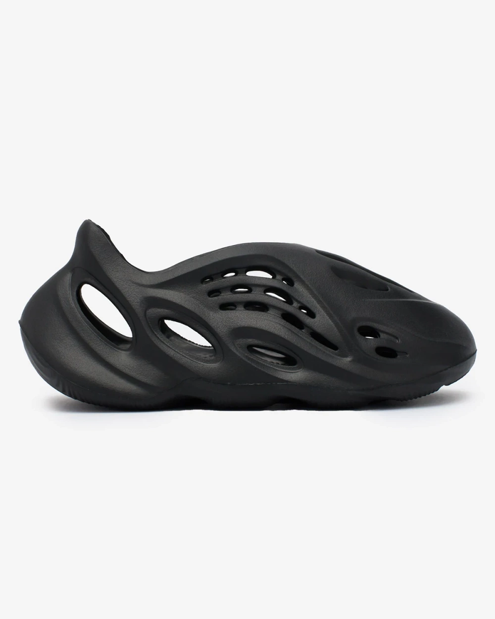 Resti Black women&#039;s sports shoes with cutouts Loydi