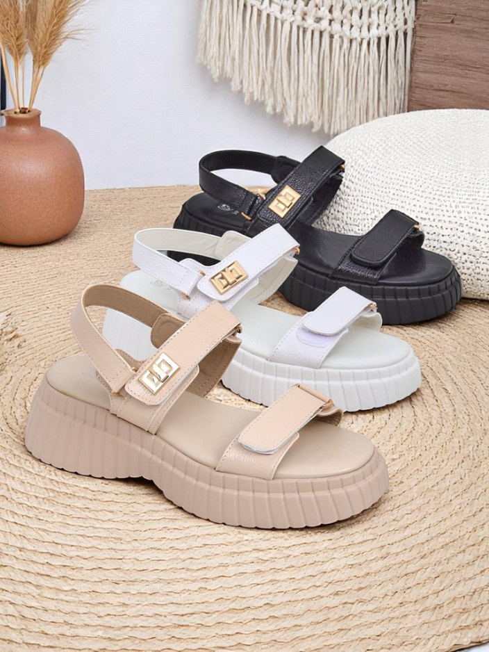 Resti Women's sandals on a thicker sole Aganda