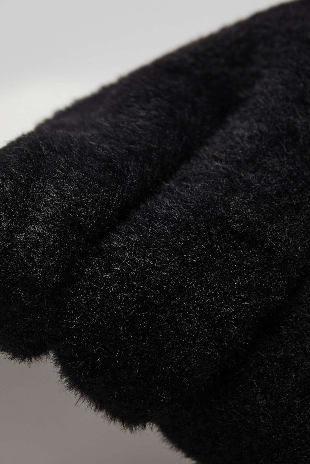 Marisse Smooth Black Chimney