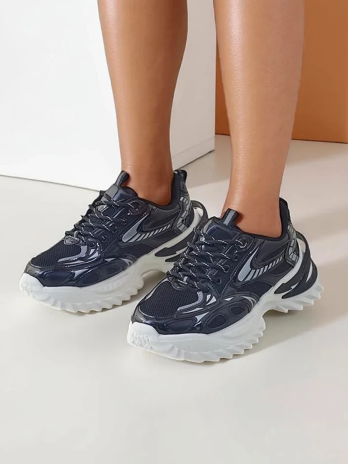 Resti Women&#039;s sports sneakers with a thicker sole Annete
