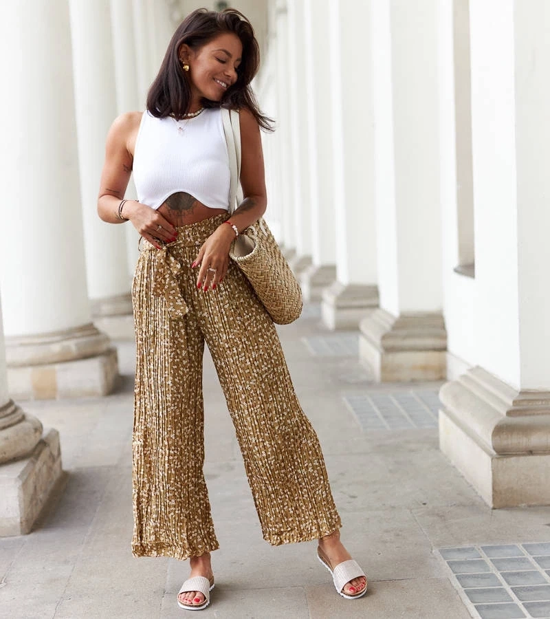 Gemre Pantaloni Berbenno cu pliuri largi maro