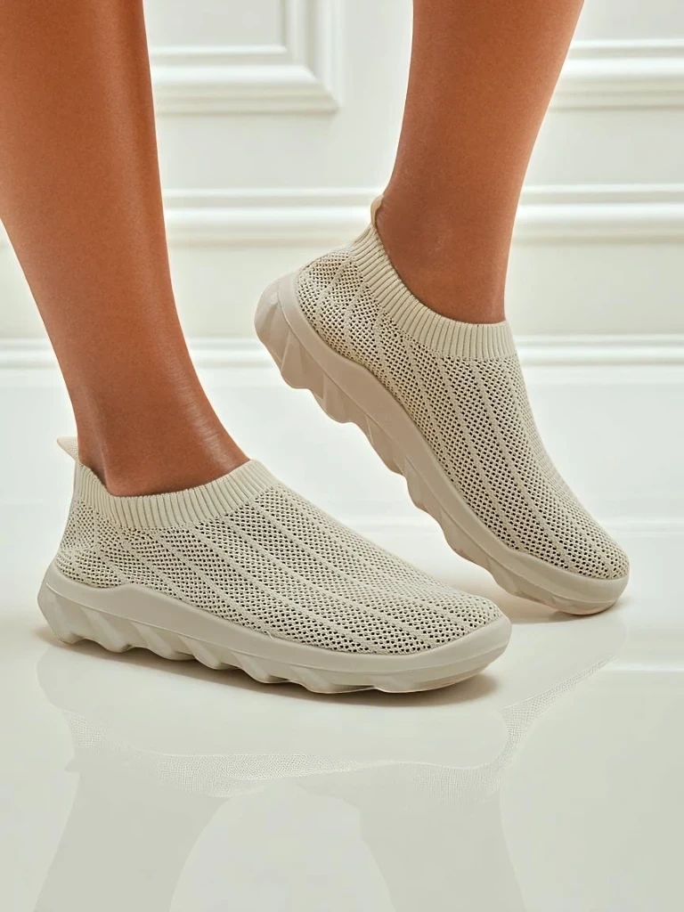Resti Women's Slip-On Fabric Sports Shoes Perrey