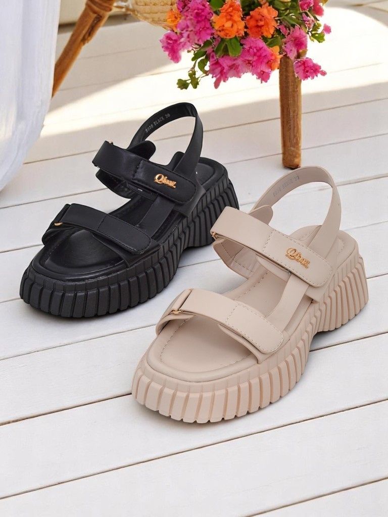 Resti Royal Fashion Women&#039;s chunky-soled Hortez sandals